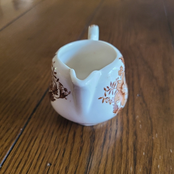 Royal Staffordshire by Clarice Cliff 2.25" pitcher  1940 something❤️ - Picture 5 of 5